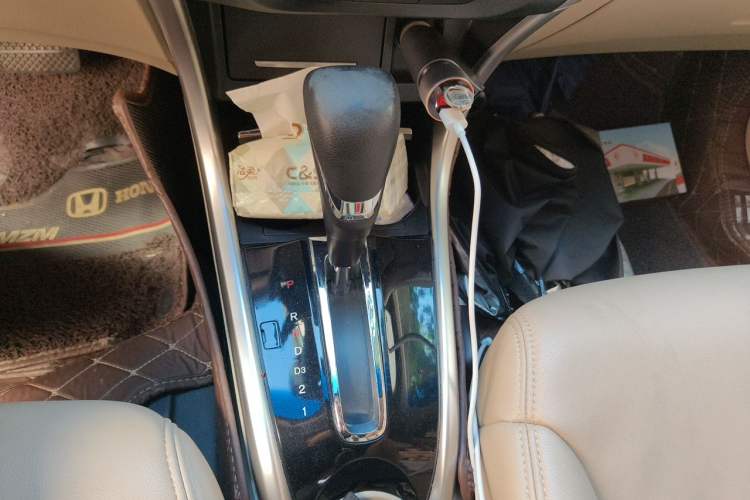 Used Honda Crider 2013 1.8L automatic luxury edition Gear Lever