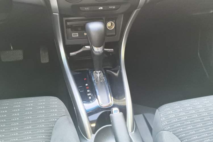 Used Honda Crider 2013 1.8L automatic luxury edition Gear Lever