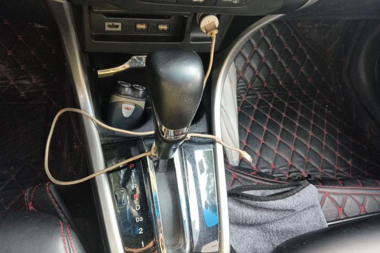 Used Honda Crider 2013 1.8L automatic luxury edition Gear Lever