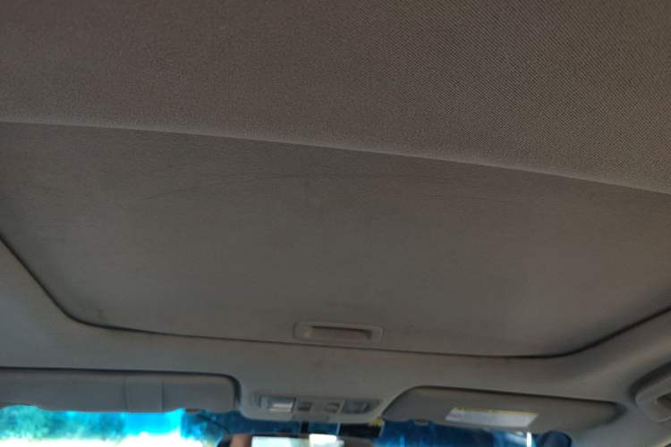 Used Honda Crider 2013 1.8L automatic luxury edition Headliner