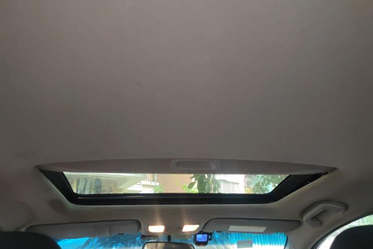 Used Honda Crider 2013 1.8L automatic luxury edition Headliner