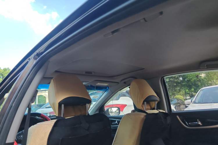 Used Honda Crider 2013 1.8L automatic luxury edition Headliner