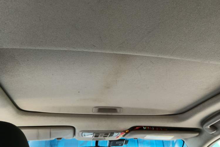 Used Honda Crider 2013 1.8L automatic luxury edition Headliner