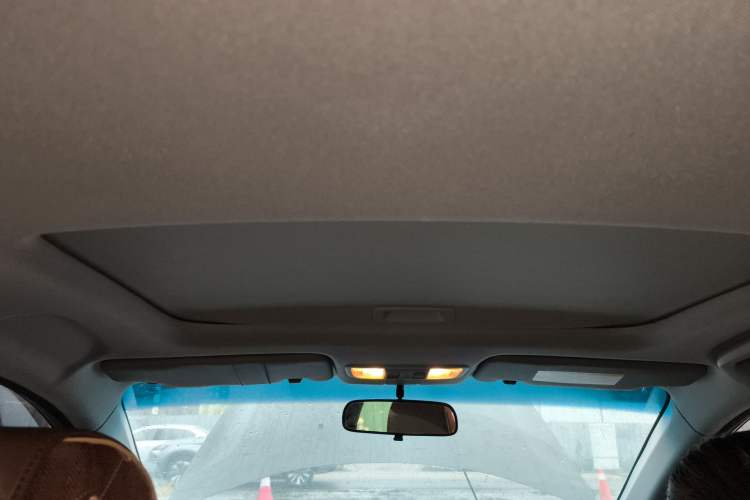 Used Honda Crider 2013 1.8L automatic luxury edition Headliner