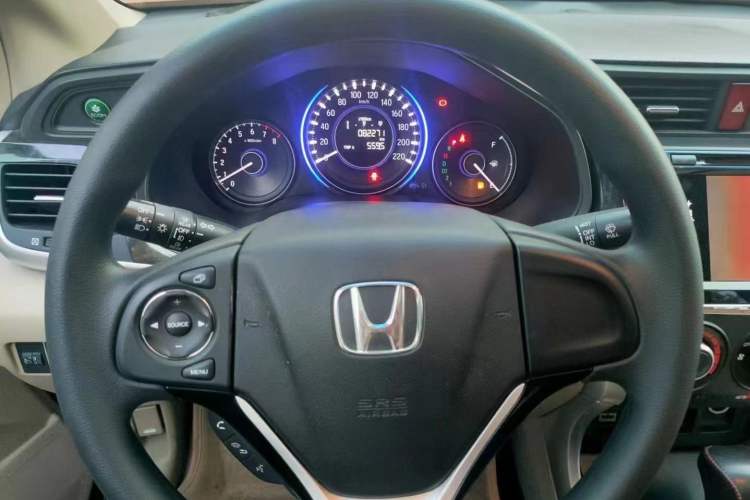 Used Honda Crider 2013 1.8L automatic luxury edition Interior 2