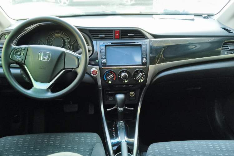Used Honda Crider 2013 1.8L automatic luxury edition Interior 2