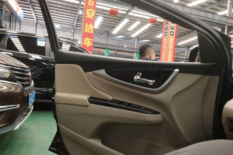 Used Honda Crider 2013 1.8L automatic luxury edition Left Front Door Interior