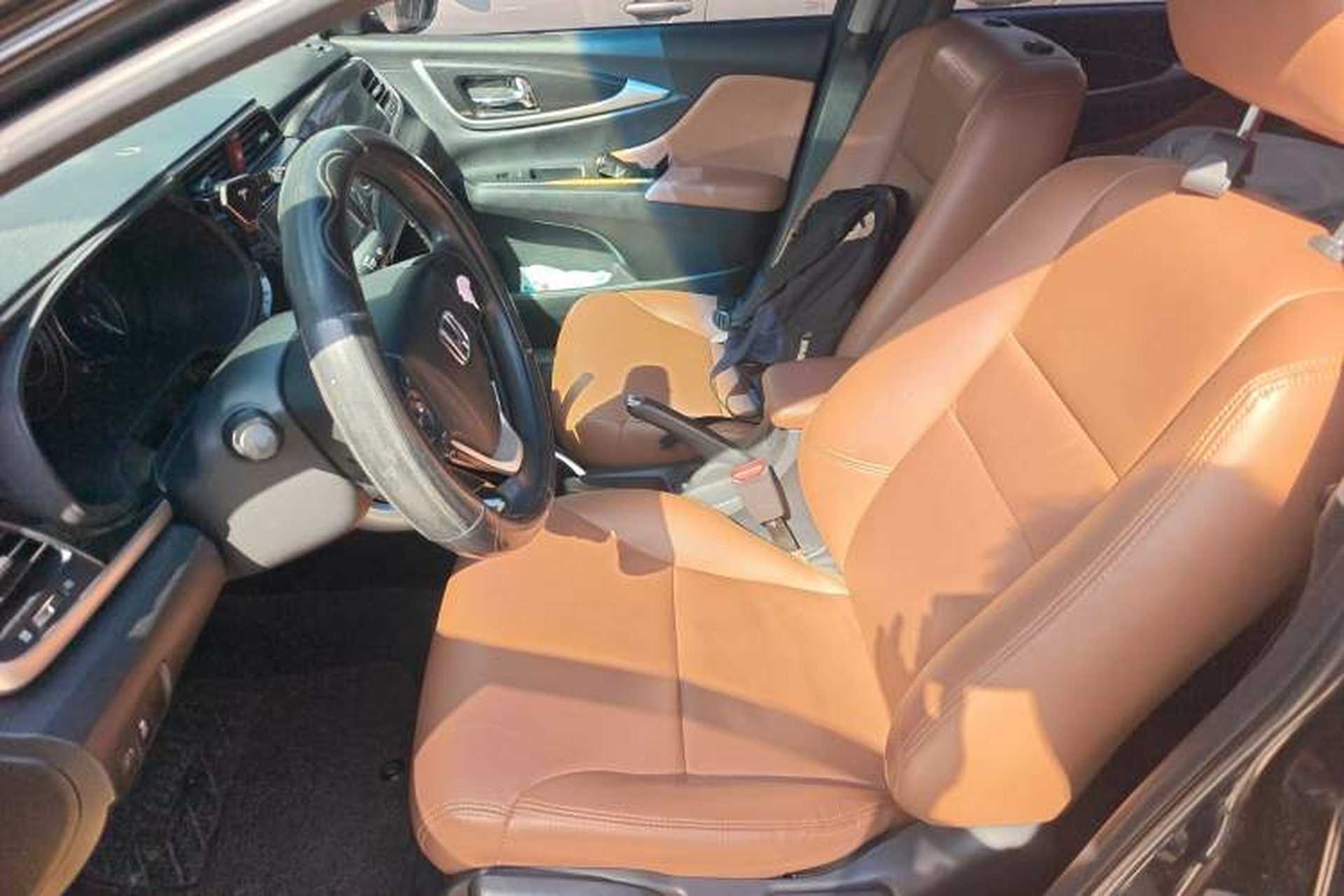 Used Honda Crider 2013 1.8L automatic luxury edition Left Front Seat