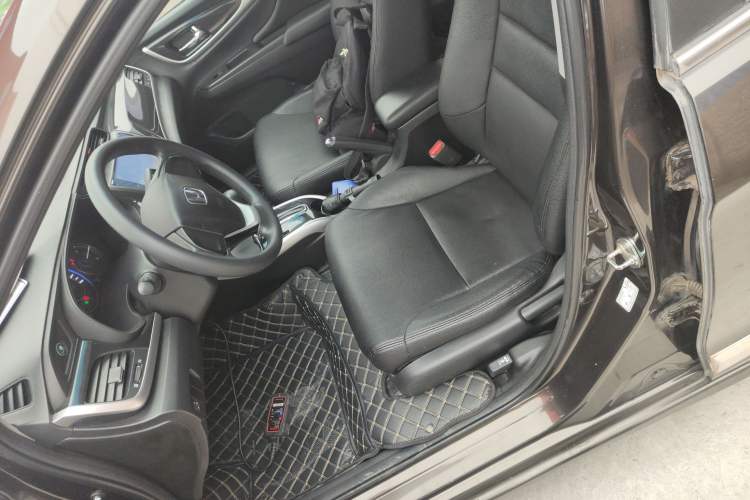 Used Honda Crider 2013 1.8L automatic comfort version Left Front Seat