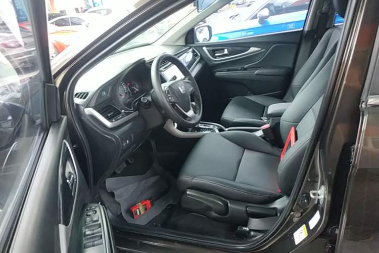 Used Honda Crider 2013 1.8L automatic luxury edition Left Front Seat