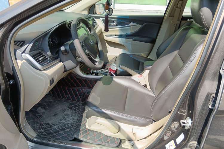 Used Honda Crider 2013 1.8L automatic luxury edition Left Front Seat