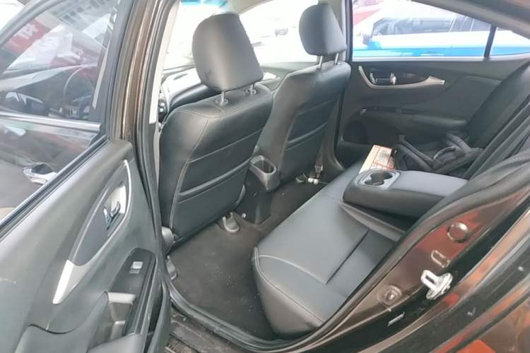 Used Honda Crider 2013 1.8L automatic luxury edition Left Rear Seat