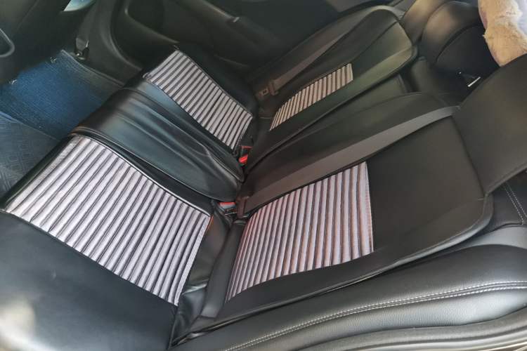 Used Honda Crider 2013 1.8L automatic flagship version Left Rear Seat
