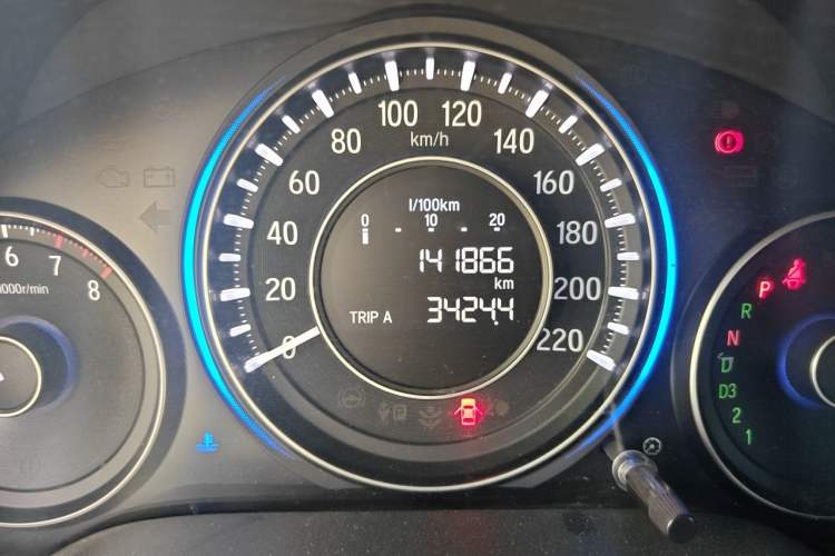 Used Honda Crider 2013 1.8L automatic luxury edition Odometer Close Up