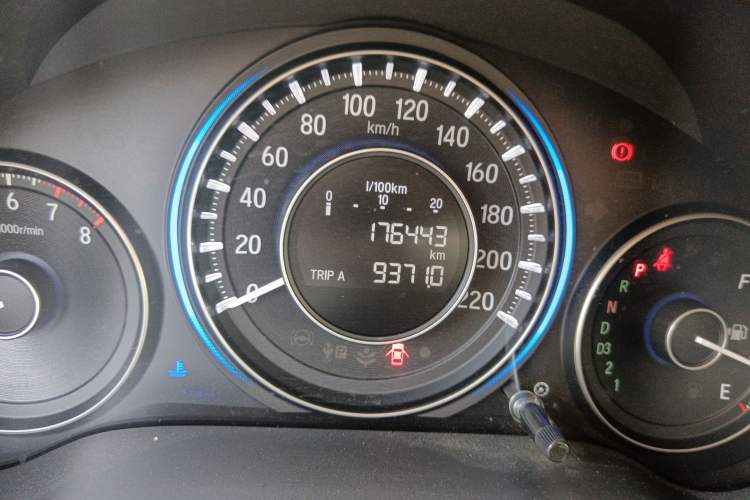 Used Honda Crider 2013 1.8L automatic luxury edition Odometer Close Up