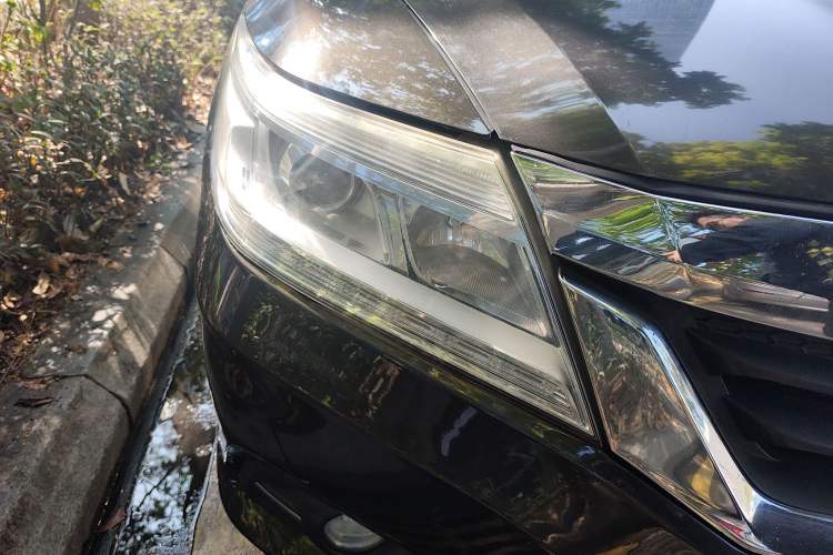 Used Honda Crider 2013 1.8L automatic luxury edition Right Front Headlight