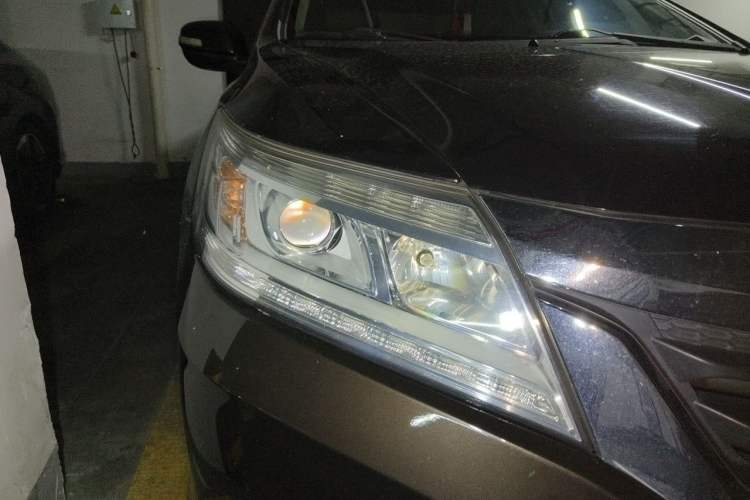Used Honda Crider 2013 1.8L automatic luxury edition Right Front Headlight