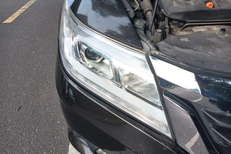 Used Honda Crider 2013 1.8L automatic luxury edition Right Front Headlight