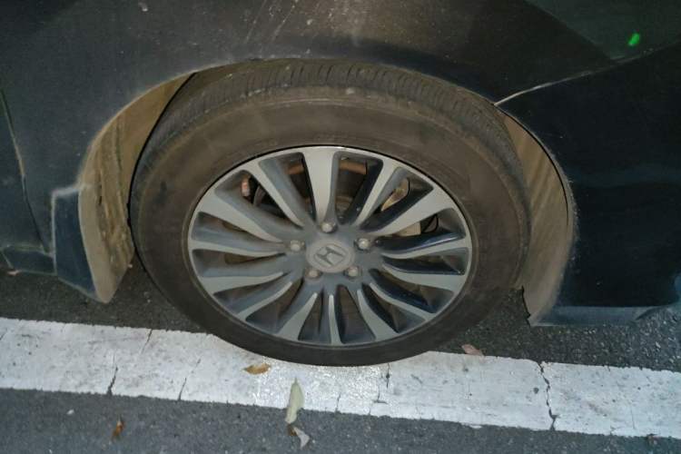 Used Honda Crider 2013 1.8L automatic luxury edition Right Front Wheel Hub