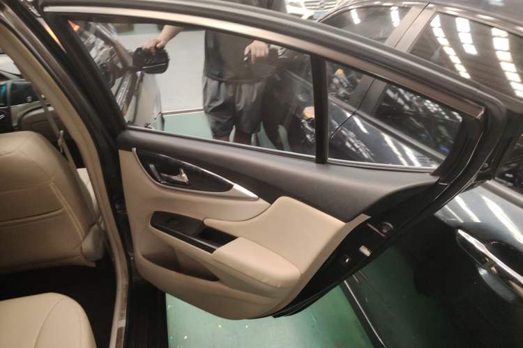 Used Honda Crider 2013 1.8L automatic luxury edition Right Rear Door Interior