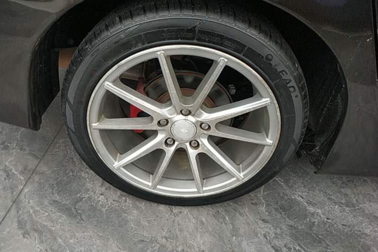 Used Honda Crider 2013 1.8L automatic luxury edition Right Rear Wheel Hub