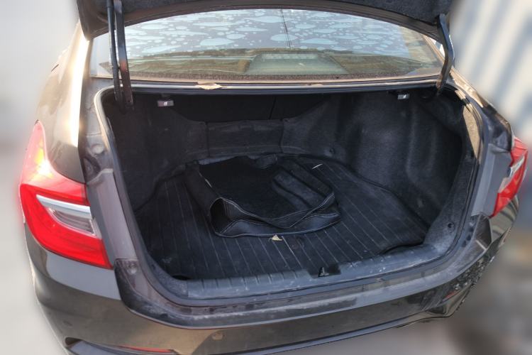Used Honda Crider 2013 1.8L automatic flagship version Trunk
