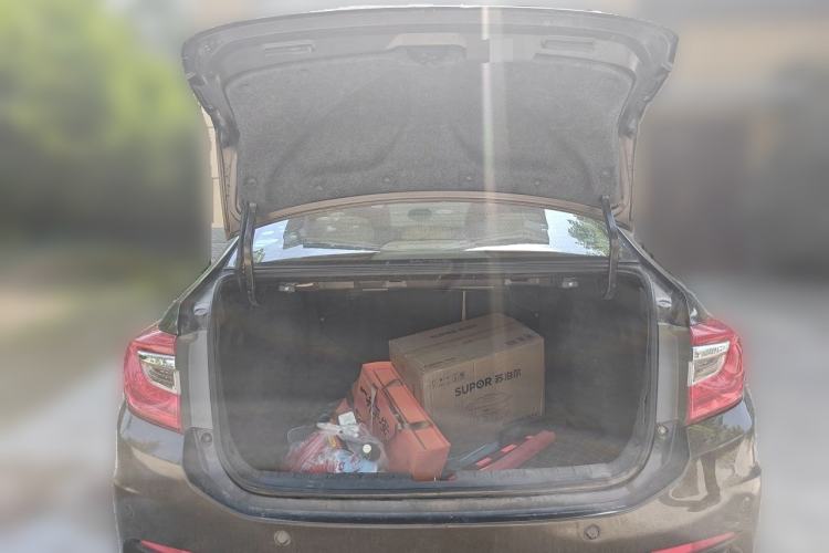 Used Honda Crider 2013 1.8L automatic luxury edition Trunk