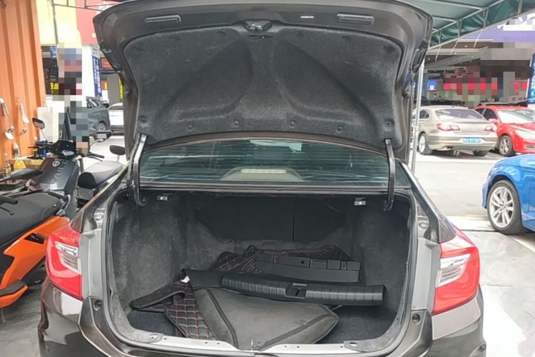 Used Honda Crider 2013 1.8L automatic luxury edition Trunk