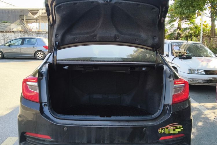 Used Honda Crider 2013 1.8L automatic luxury edition Trunk