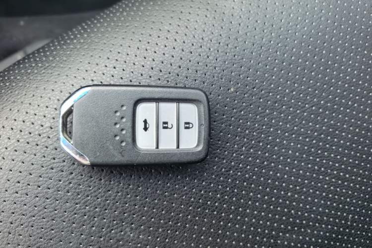 Used Honda Crider 2013 1.8L automatic luxury edition Vehicle Key