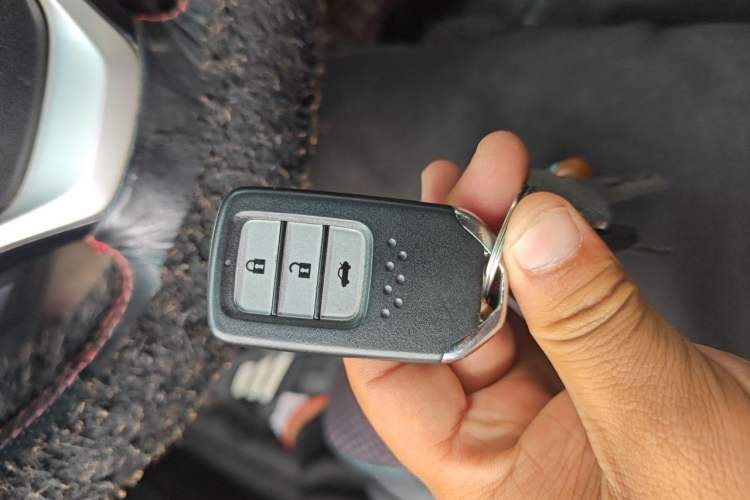 Used Honda Crider 2013 1.8L automatic luxury edition Vehicle Key