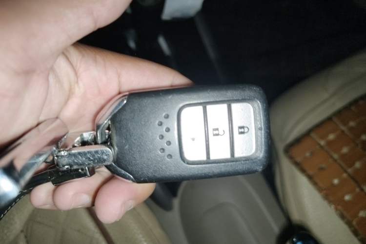 Used Honda Crider 2013 1.8L automatic luxury edition Vehicle Key