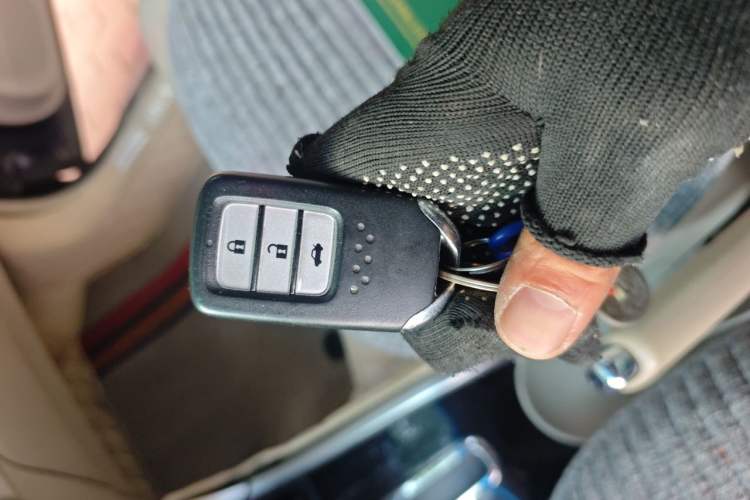 Used Honda Crider 2013 1.8L automatic flagship version Vehicle Key