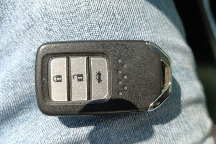 Used Honda Crider 2013 1.8L automatic luxury edition Vehicle Key