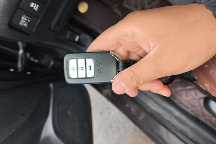 Used Honda Crider 2013 1.8L automatic luxury edition Vehicle Key