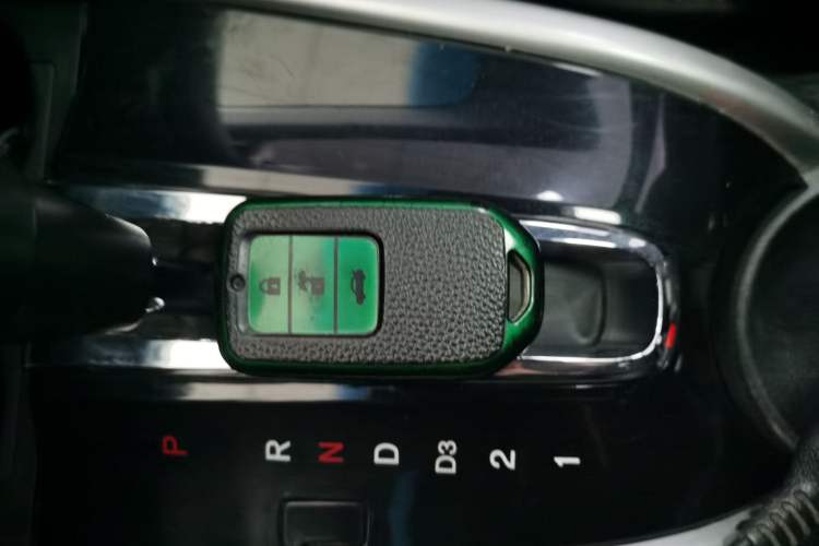 Used Honda Crider 2013 1.8L automatic flagship version Vehicle Key
