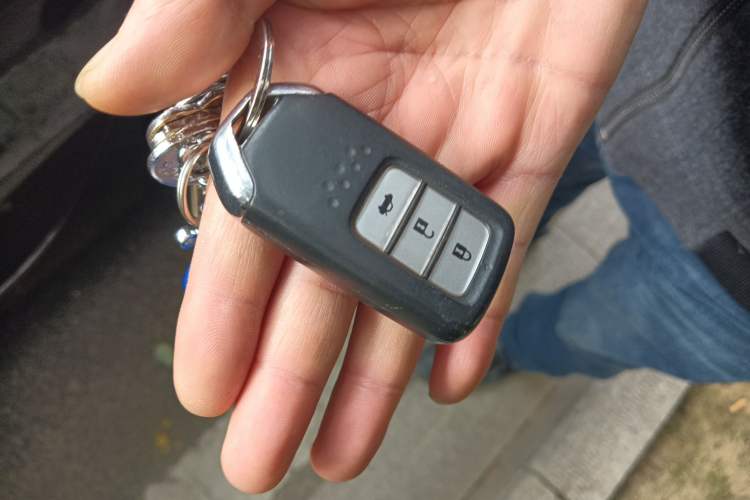Used Honda Crider 2013 1.8L automatic luxury edition Vehicle Key
