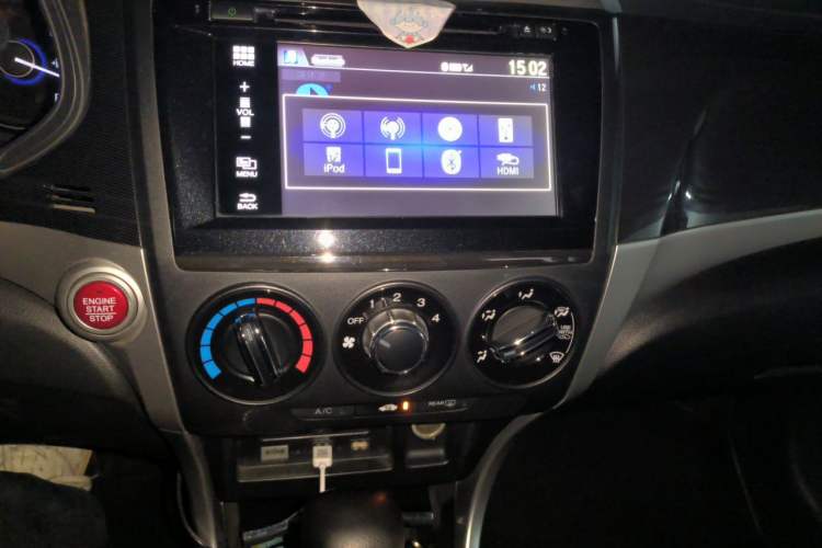 Used Honda Crider 2013 1.8L automatic luxury edition Audio And AC Panel
