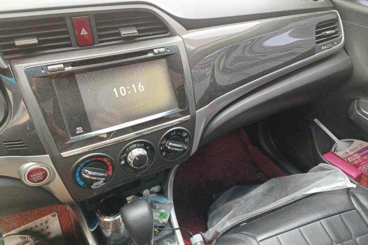 Used Honda Crider 2013 1.8L automatic luxury edition Audio And AC Panel