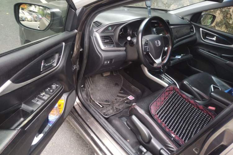 Used Honda Crider 2013 1.8L automatic luxury edition Driver Seat