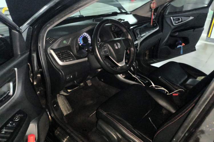 Used Honda Crider 2013 1.8L automatic luxury edition Driver Seat