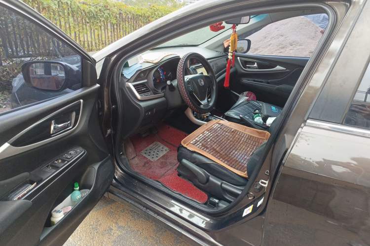 Used Honda Crider 2013 1.8L automatic luxury edition Driver Seat