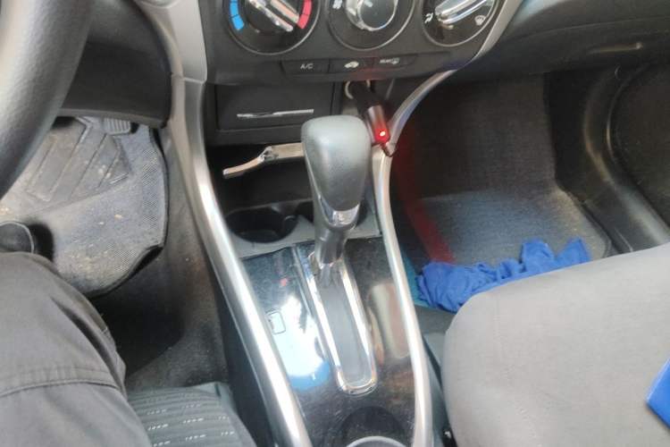 Used Honda Crider 2013 1.8L automatic luxury edition Gear Lever