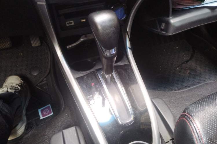 Used Honda Crider 2013 1.8L automatic luxury edition Gear Lever
