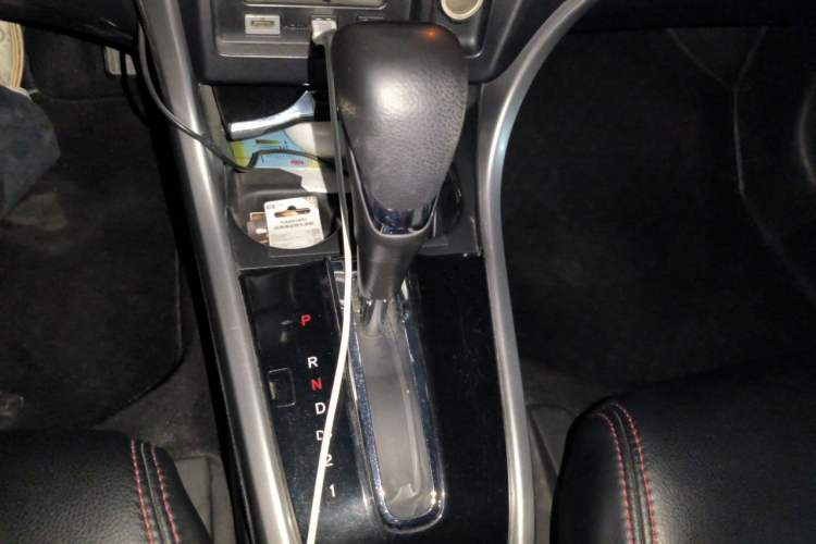 Used Honda Crider 2013 1.8L automatic luxury edition Gear Lever