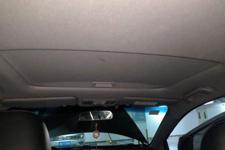 Used Honda Crider 2013 1.8L automatic luxury edition Headliner
