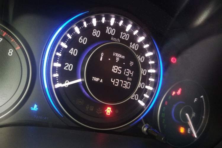 Used Honda Crider 2013 1.8L automatic luxury edition Odometer Close Up
