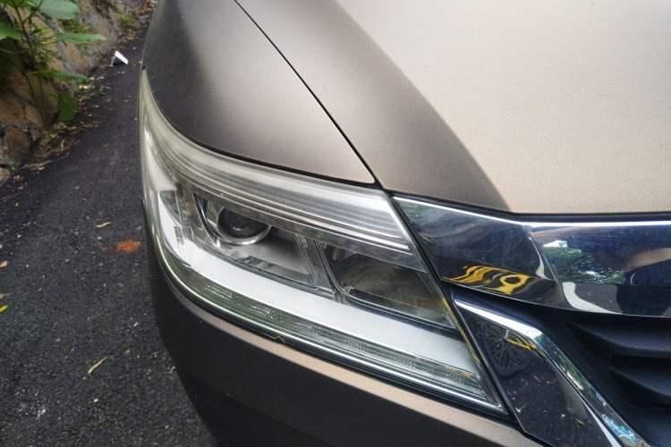 Used Honda Crider 2013 1.8L automatic luxury edition Right Front Headlight