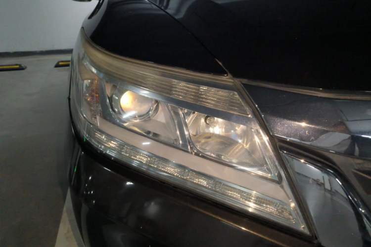 Used Honda Crider 2013 1.8L automatic luxury edition Right Front Headlight