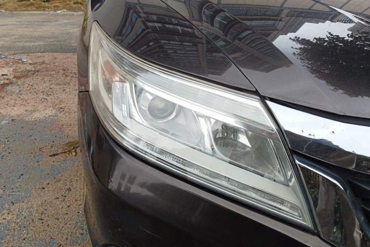 Used Honda Crider 2013 1.8L automatic luxury edition Right Front Headlight
